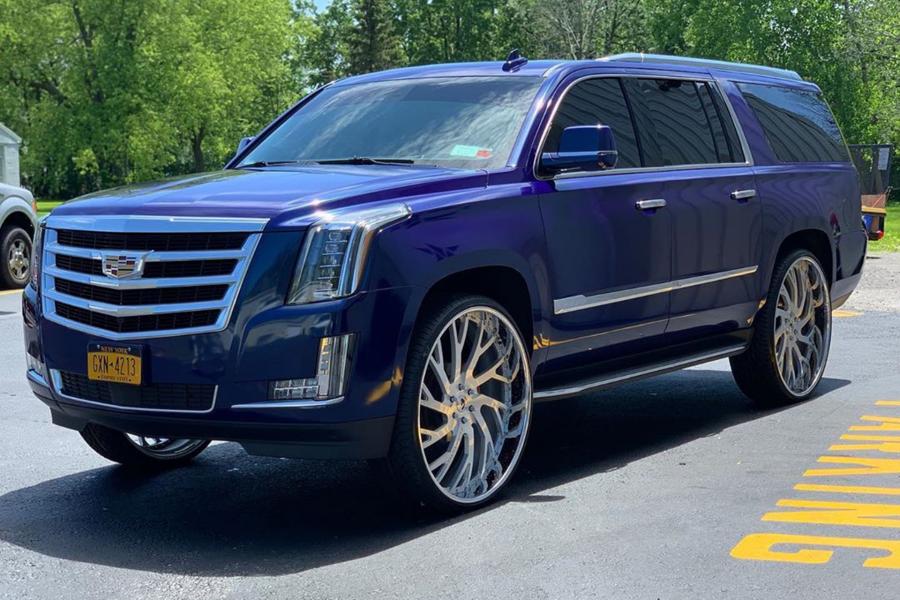  Cadillac Escalade ESV on Forgiato Wheels (Sincro) 2019 года  (фото 2 из 4)